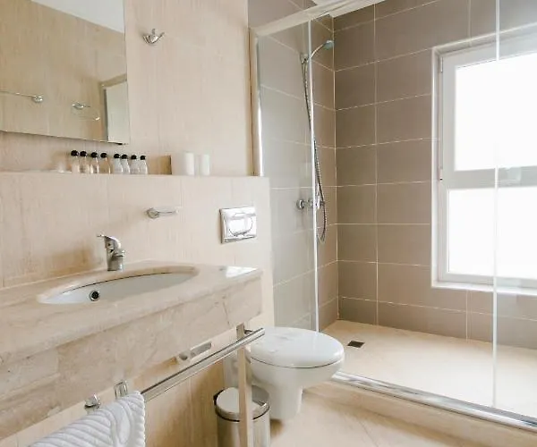 ホテル Saint George Palace Deluxe Collection